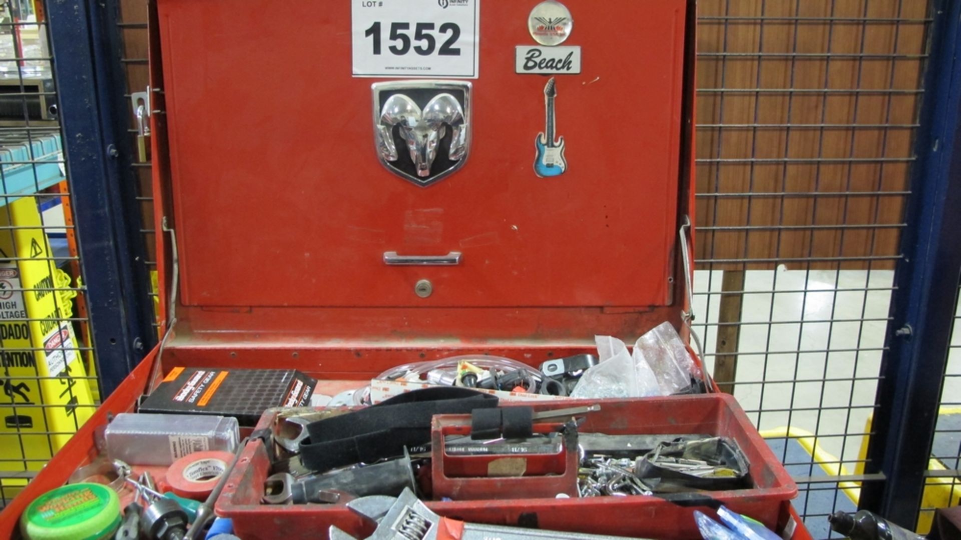 LOT OF 1 BEACH TOOL BOX, 12 DRAWERS W/SHOP CART AND TOOLS (100 SHIRLEY AVE KITCHENER) - Image 2 of 8