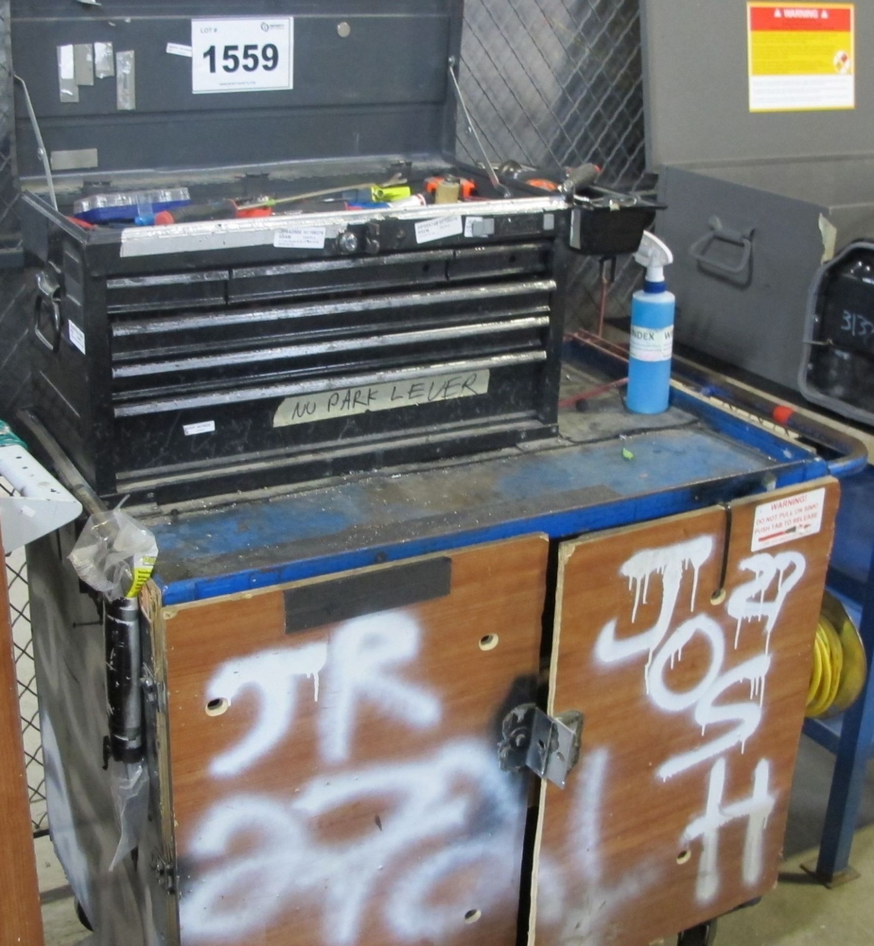 LOT OF 1 ROCK RIVER TOOL BOX, 6 DRAWERS W/SHOP CART AND TOOLS (100 SHIRLEY AVE KITCHENER)