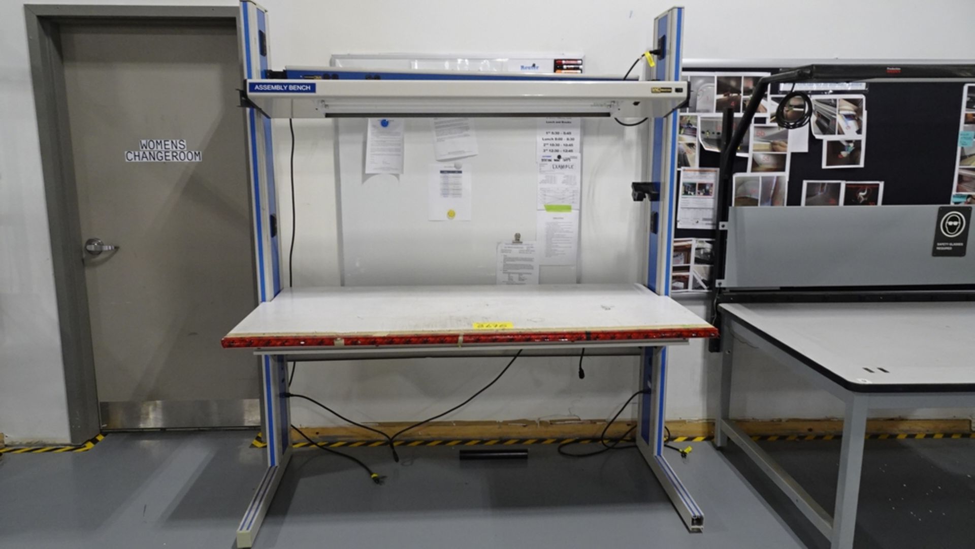 IAC INDUSTRIES WORK TABLE W/ OVERHEAD LIGHTING (REUTER)