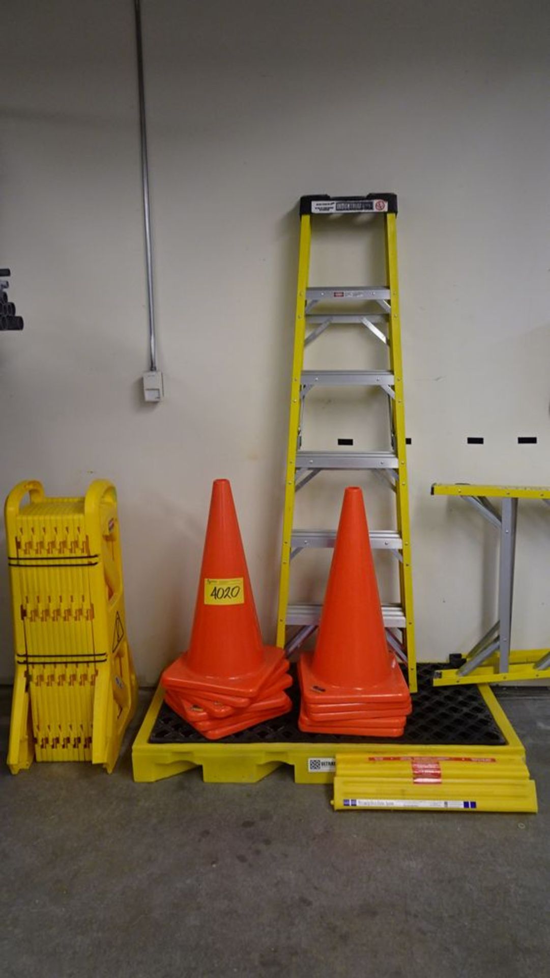 LITE 6' LADDER, SAFETY CONES, FAN, RUBBERMAID SAFETY CURTAIN (REUTER)