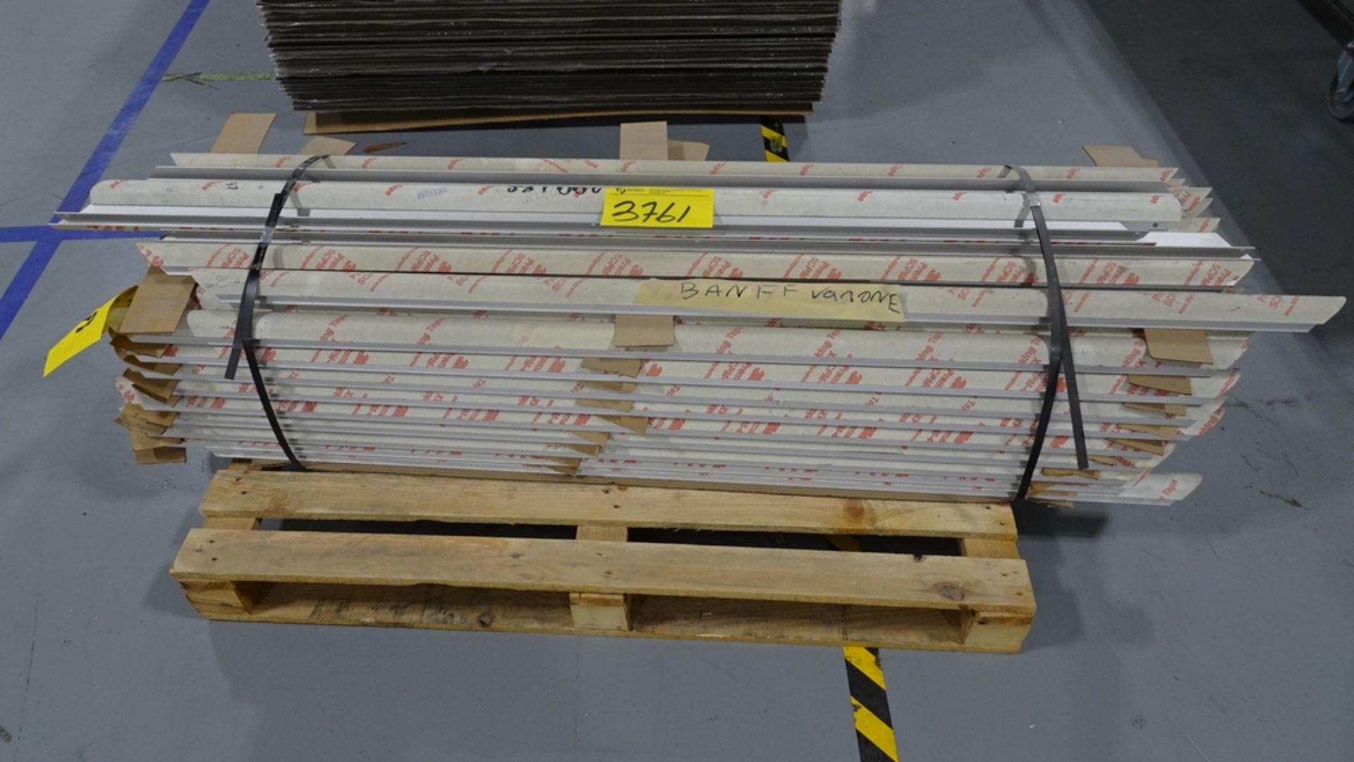 PALLET OF ALUMINUM EXTRUSIONS (299LBS) (REUTER)