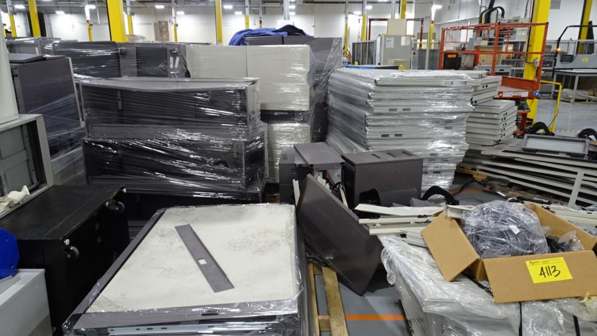 LOT (25) PALLETS OF ASST. OFFICE CUBICLE SYSTEMS, FURNITURE, ETC. (REUTER) - Image 2 of 4