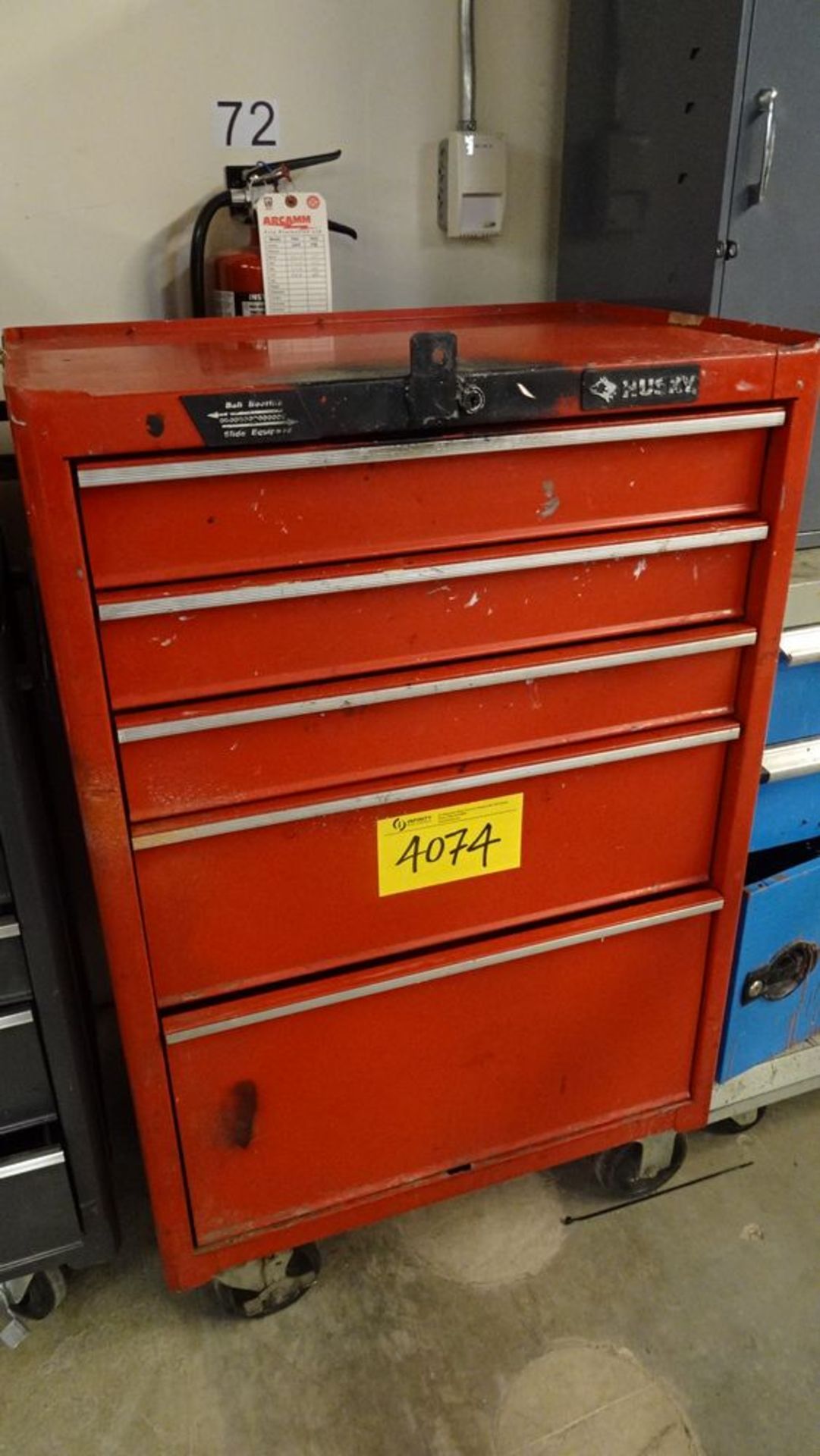 RED TOOL CHEST ON CASTORS (REUTER)