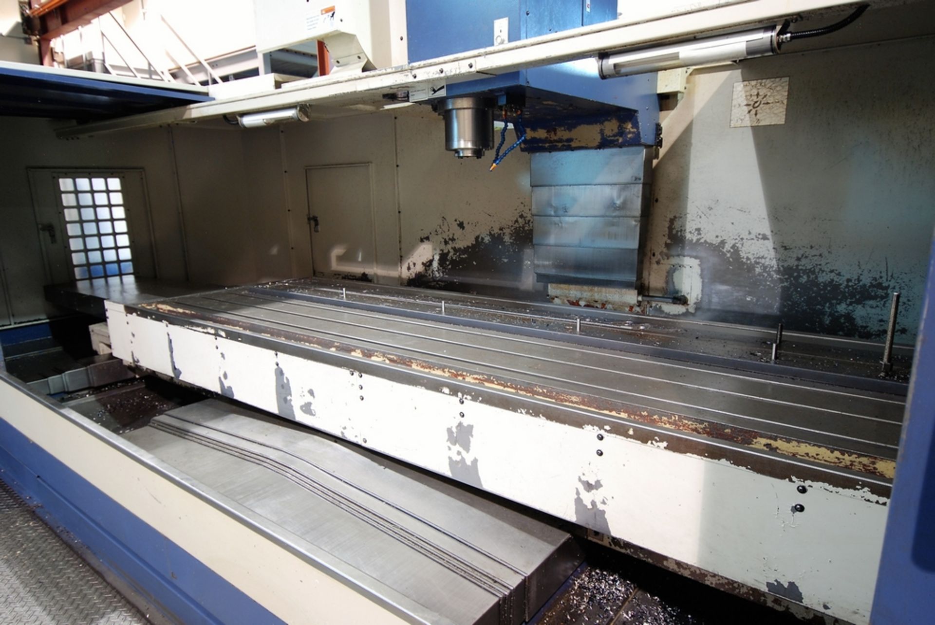 2005 TAKUMI V32 CNC VERTICAL MACHINING CENTER W/ FANUC 18I-MB CNC CONTROL, 126" X 40.3" TABLE, - Image 5 of 15