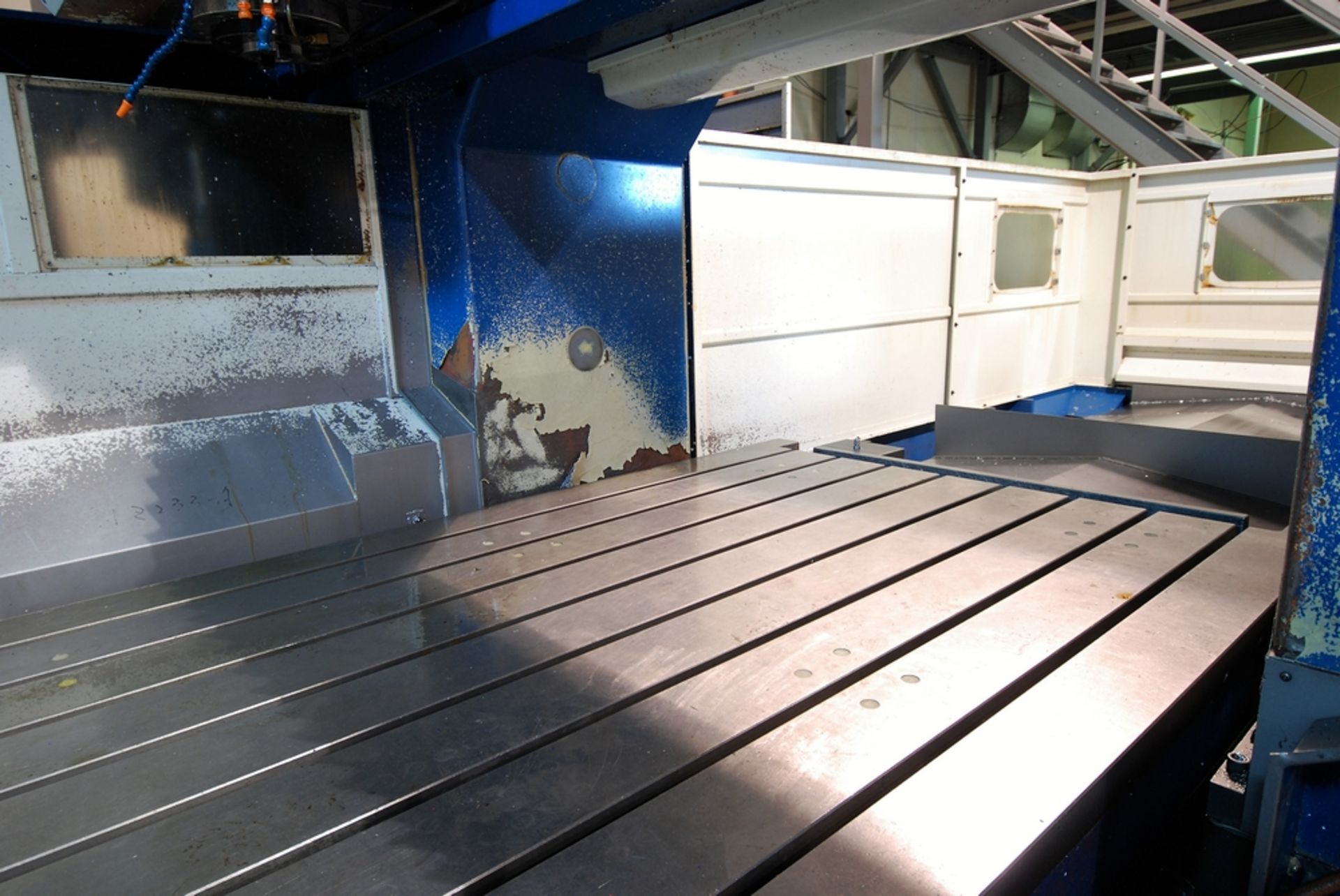 2001 AWEA SP3016 CNC BRIDGE TYPE VERTICAL MACHINING CENTER, 6,000 RPM, 59" X 128" TABLE, 63" BETWEEN - Image 9 of 16