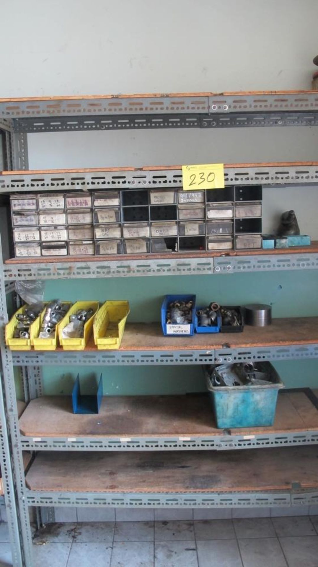 LOT OF (2) SECTIONS OF METAL SHELVING W/ CONTENTS, SHANKS, RADIUS GAUGES, FITTINGS, HARDWARE, ETC. - Image 2 of 8