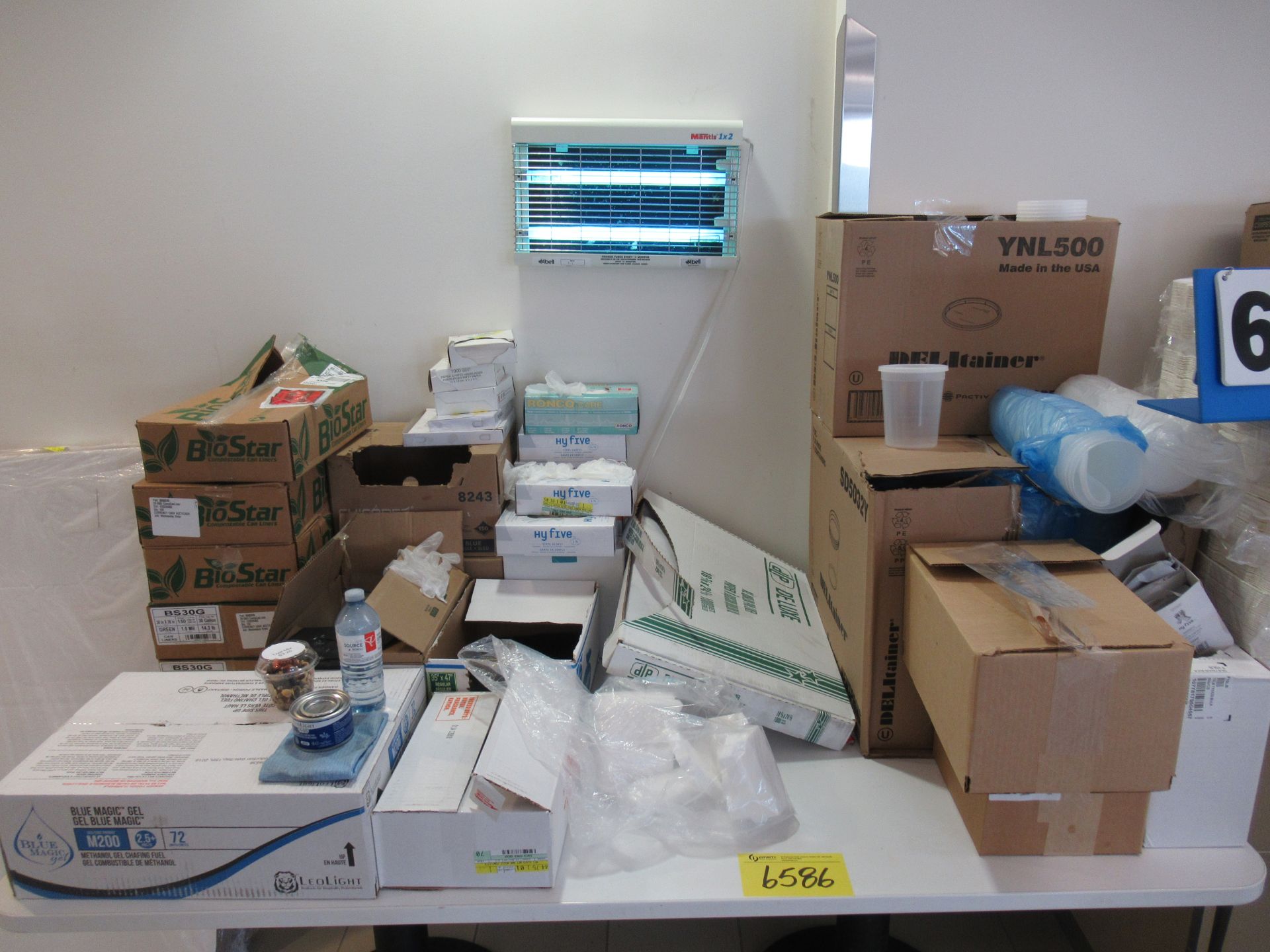 LOT OF ASSORTED TAKE OUT CONTAINERS (PIZZA BOXES, CHAFFING FUEL, GLOVES, WASTE BAGS, ETC) (REUTER) - Image 2 of 4