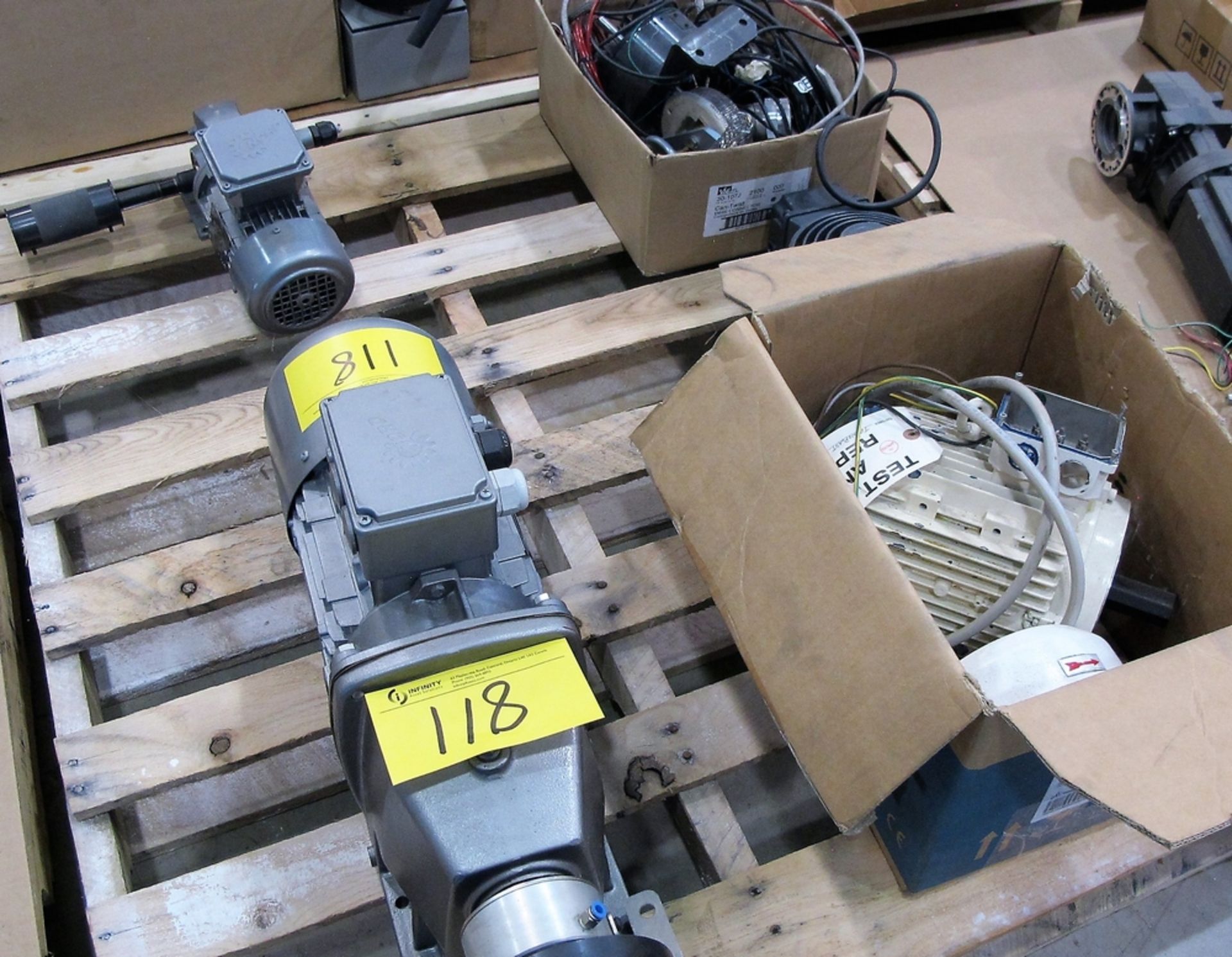 LOT OF MOTORS/DRIVER ON PALLET