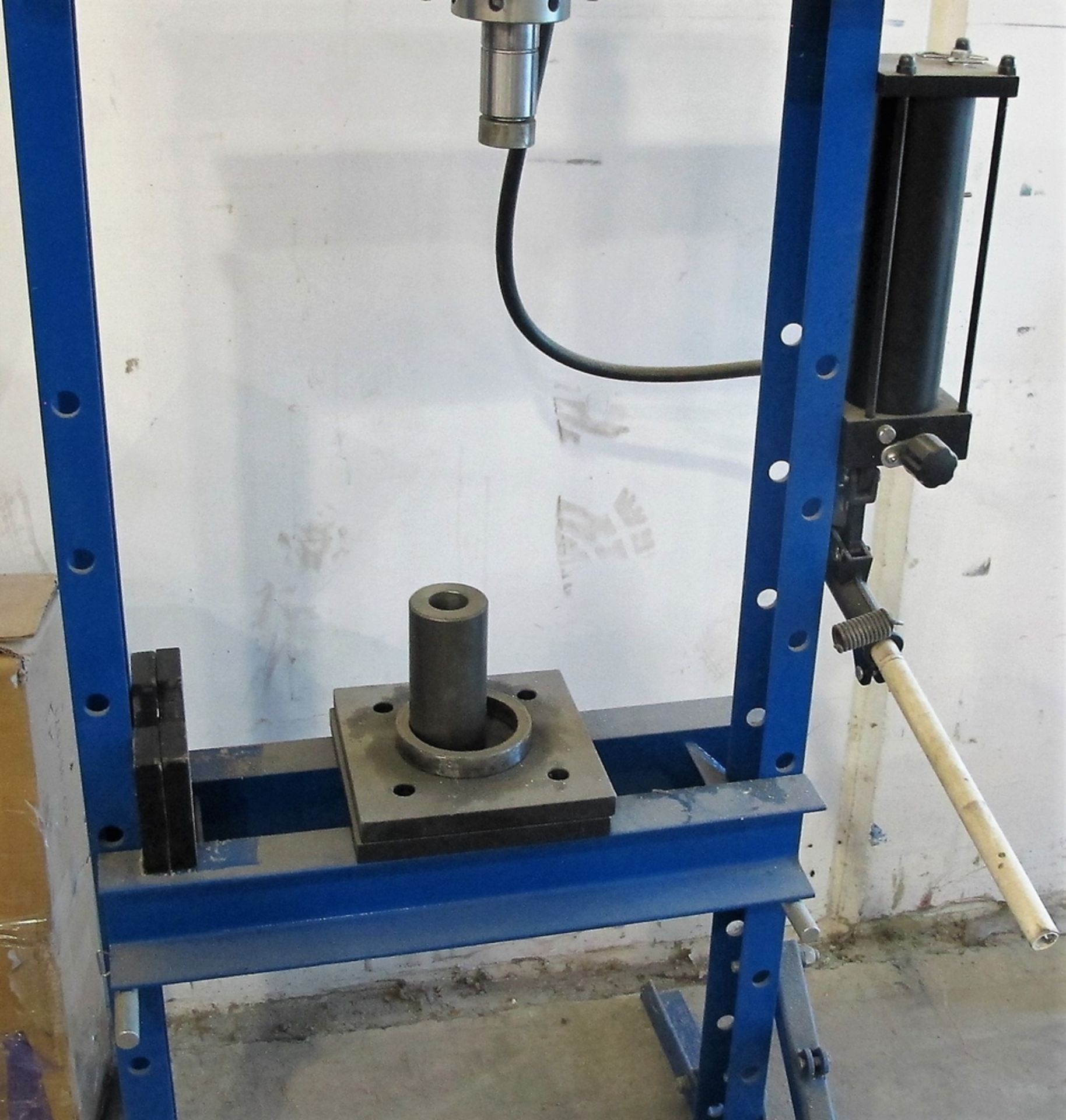 POWERFIST 12 TON HYDRAULIC SHOP PRESS - Image 3 of 3