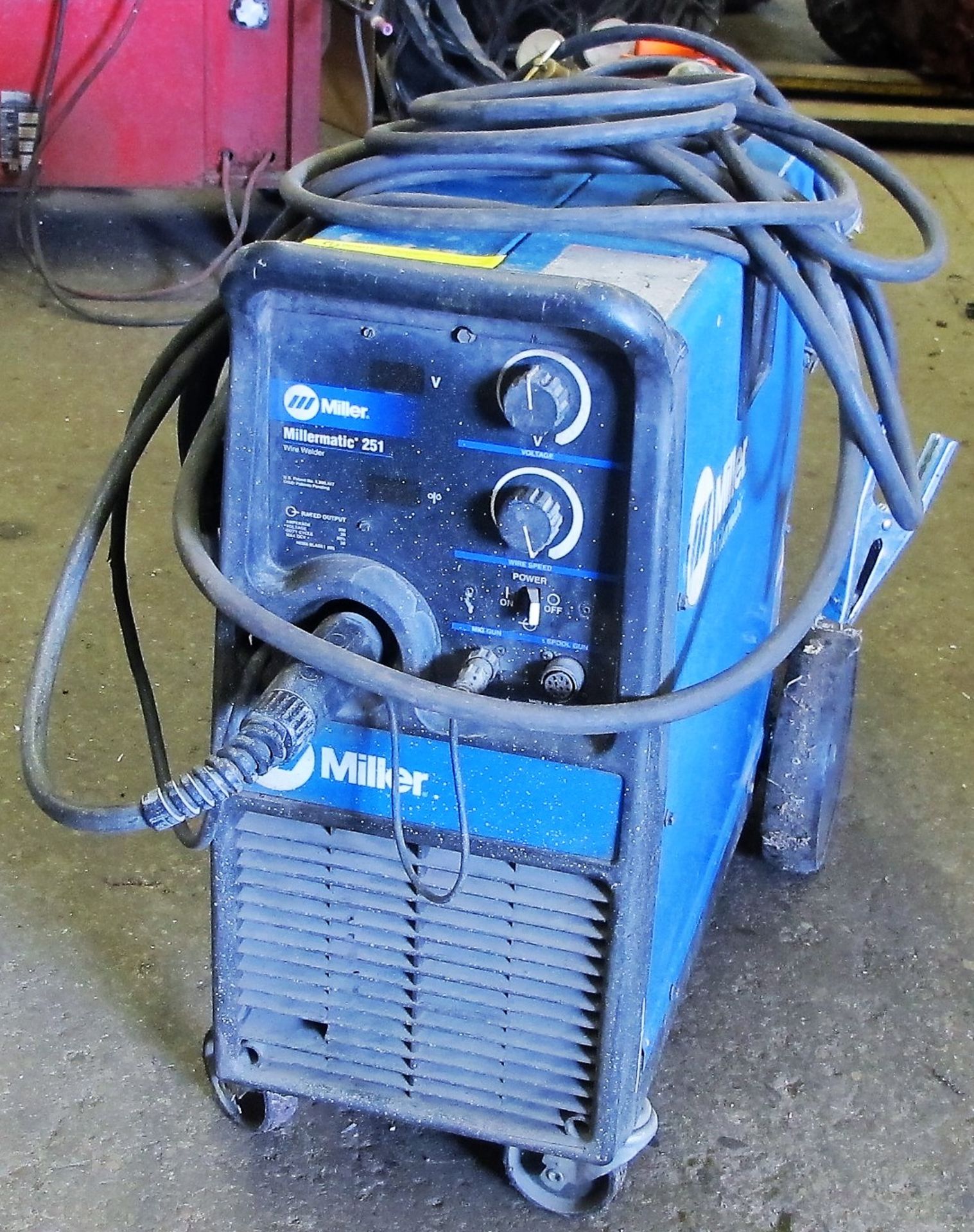 MILLER MILLERMATIC 231 MIG WELDER W/CABLES (NO TANK)