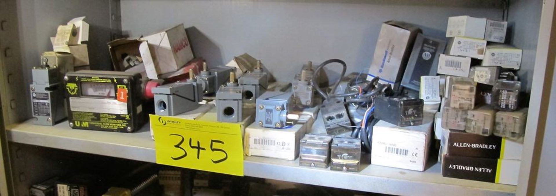 LOT ASST. ALLEN BRADLEY COMPONENTS