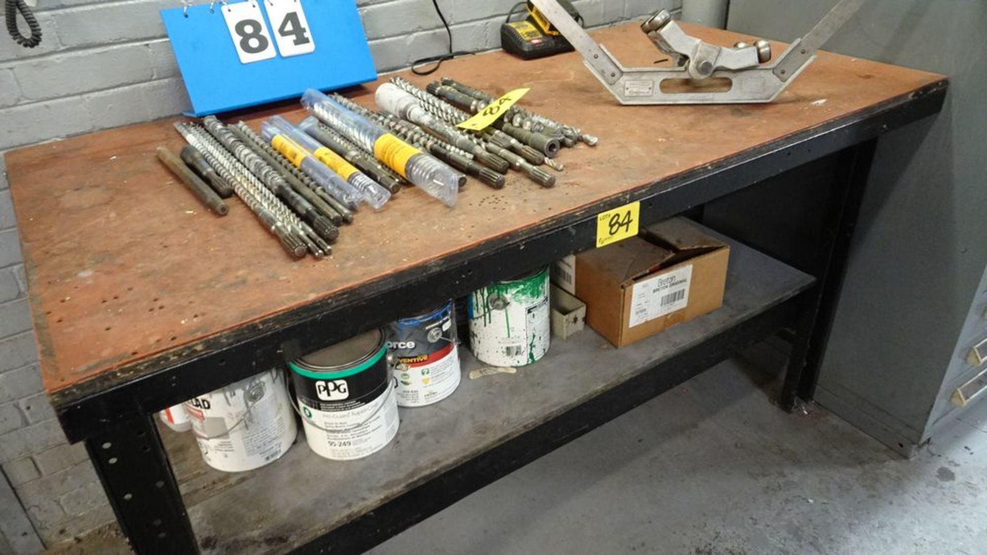 ASSORTED ROTARY HAMMER BITS & BENCH (RIGGING FEE $25)