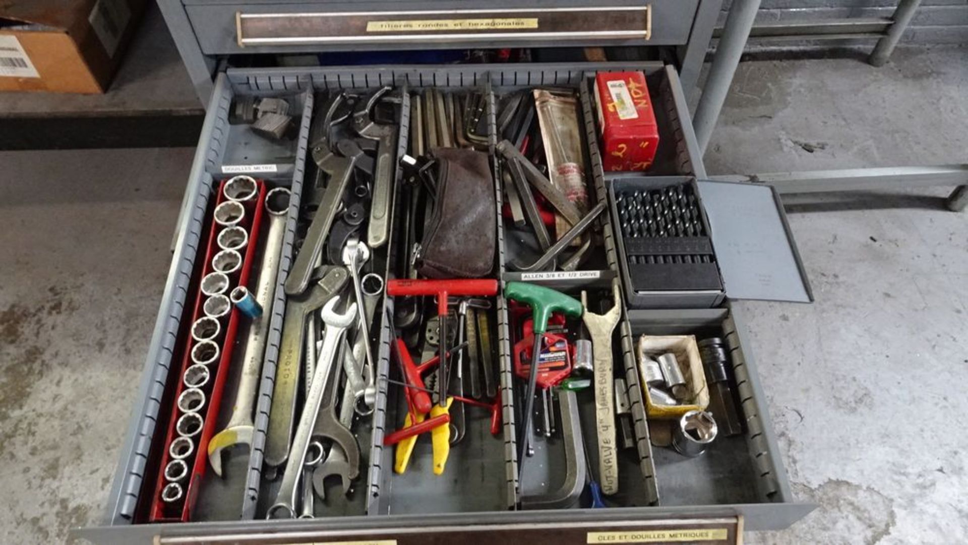 STANLEY 10 DRAWER STORAGE CABINET C/W ASSORTED DRILL BITS, REAMERS, TAPPING HEADS, WRENCHES, - Image 7 of 12