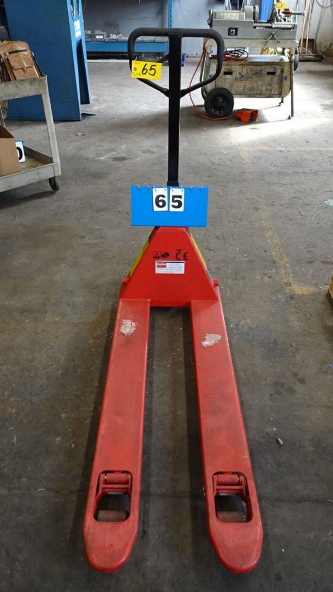 DAYTON 2ZE58 HAND HYDRAULIC PALLET TRUCK, 5,500 LBS.