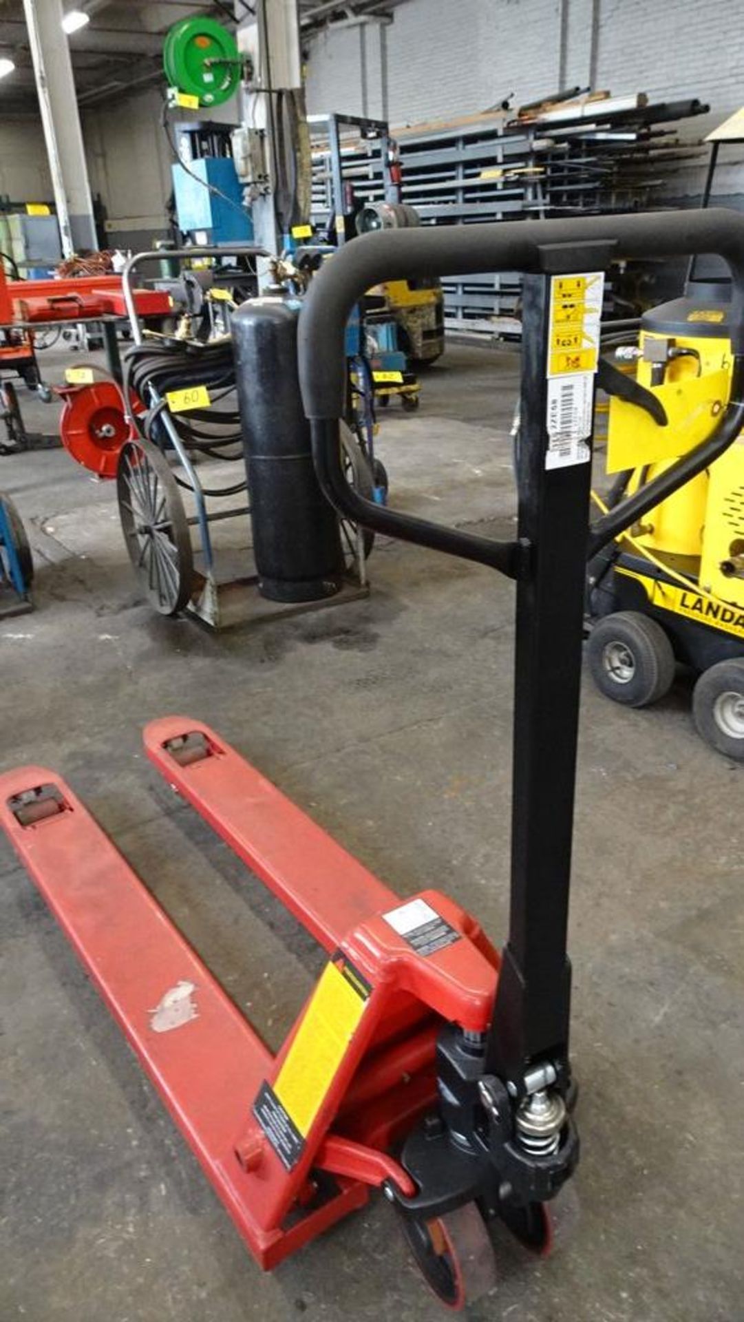 DAYTON 2ZE58 HAND HYDRAULIC PALLET TRUCK, 5,500 LBS. - Image 2 of 3