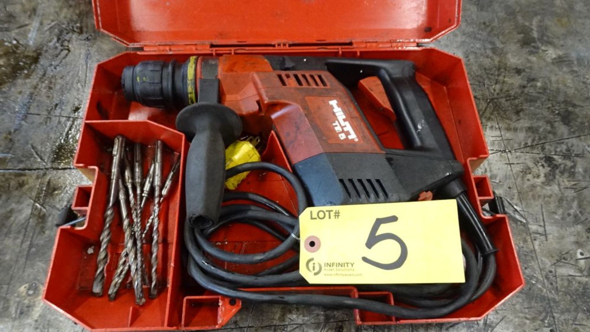 HILTI TE-5 ROTARY HAMMER C/W CASE & ASSORTED BITS