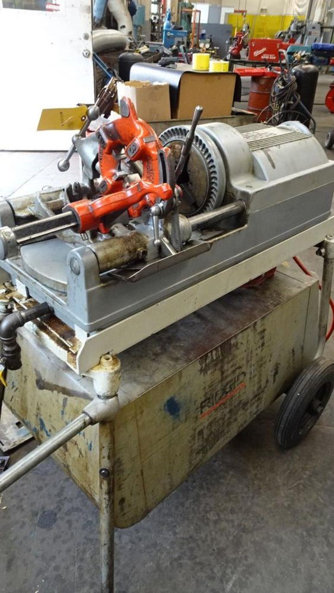 RIDGID 535 THREADER C/W SPARE HEADS, DIES, FOOT CONTROL, CART MOUNTED (RIGGING FEE $25) - Image 3 of 5