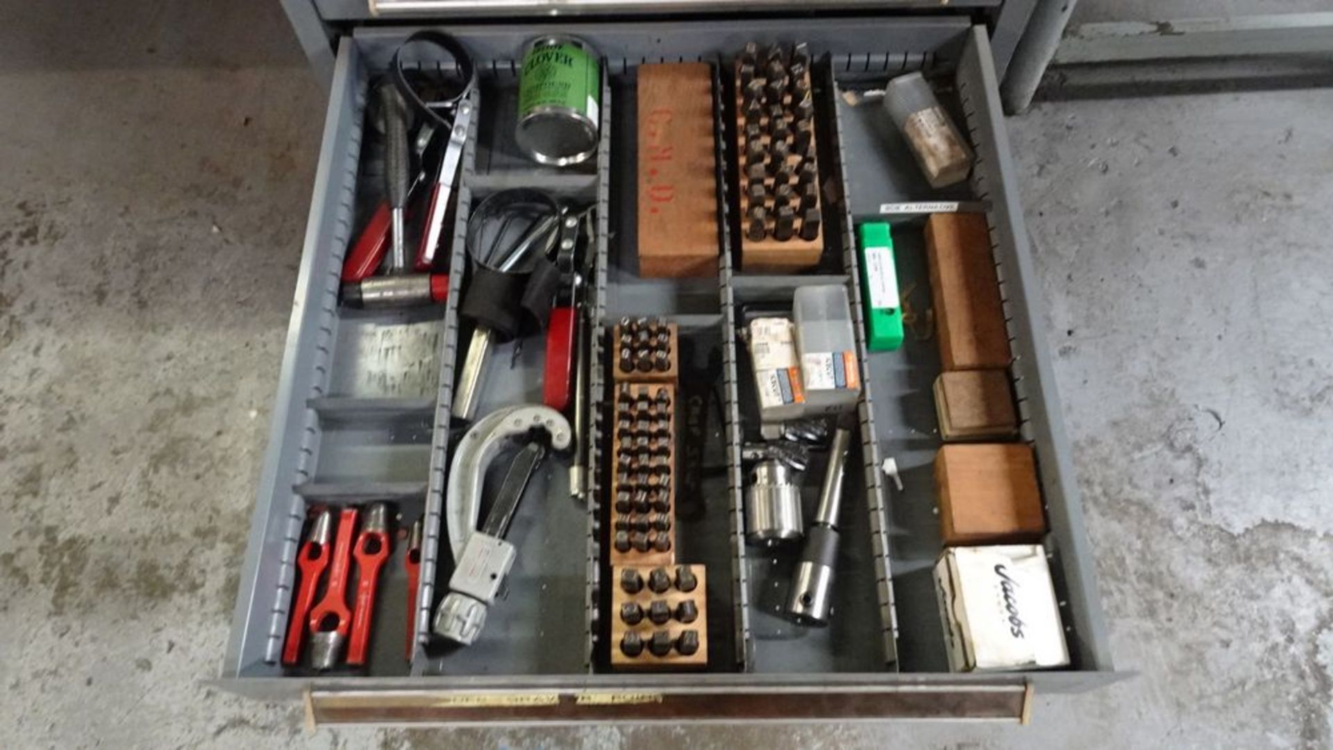 STANLEY 10 DRAWER STORAGE CABINET C/W ASSORTED DRILL BITS, REAMERS, TAPPING HEADS, WRENCHES, - Image 10 of 12