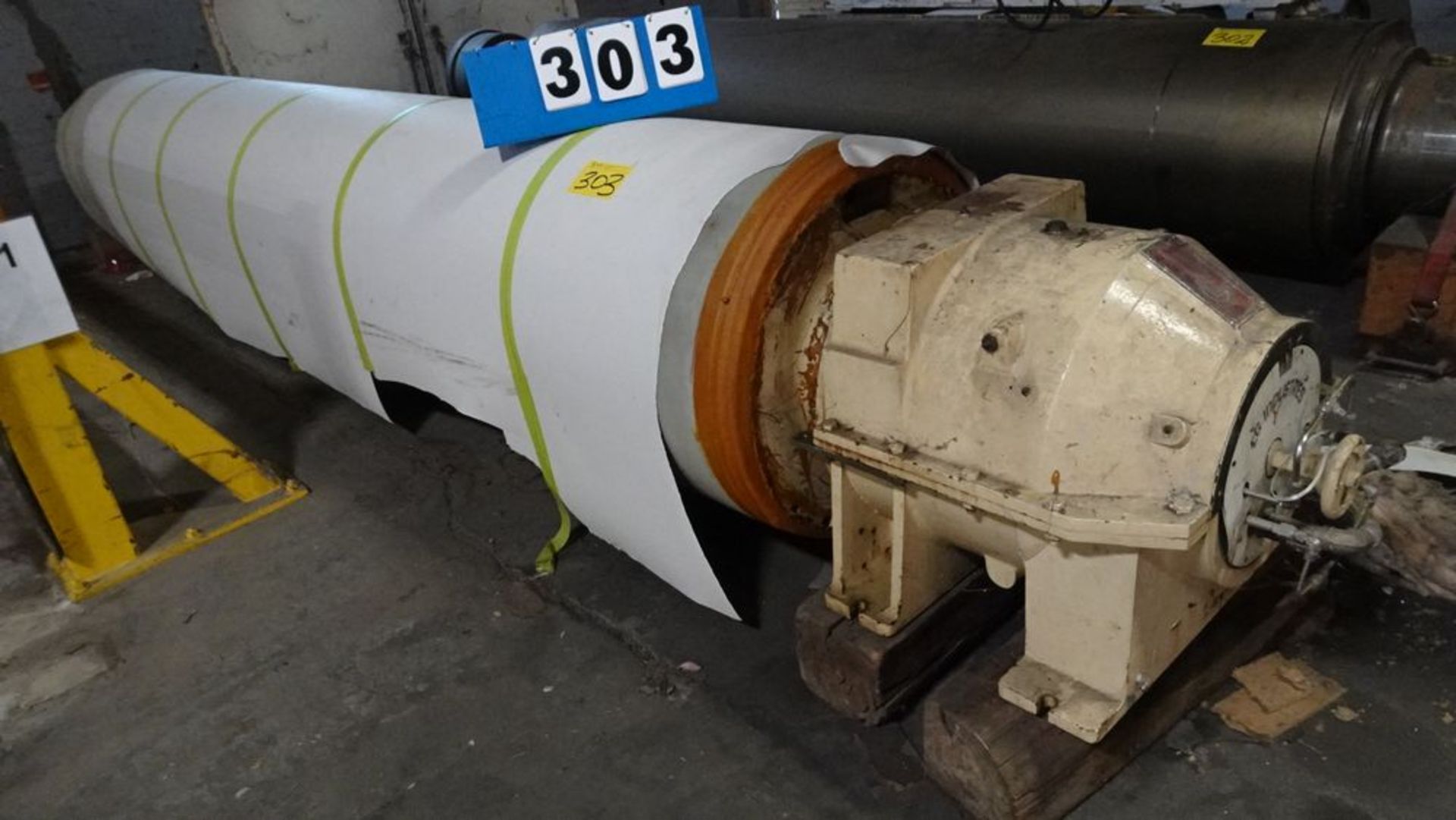 GL PAPER MACHINE ROLL, SPARE SUCCION PRESS (RIGGING FEE $315)