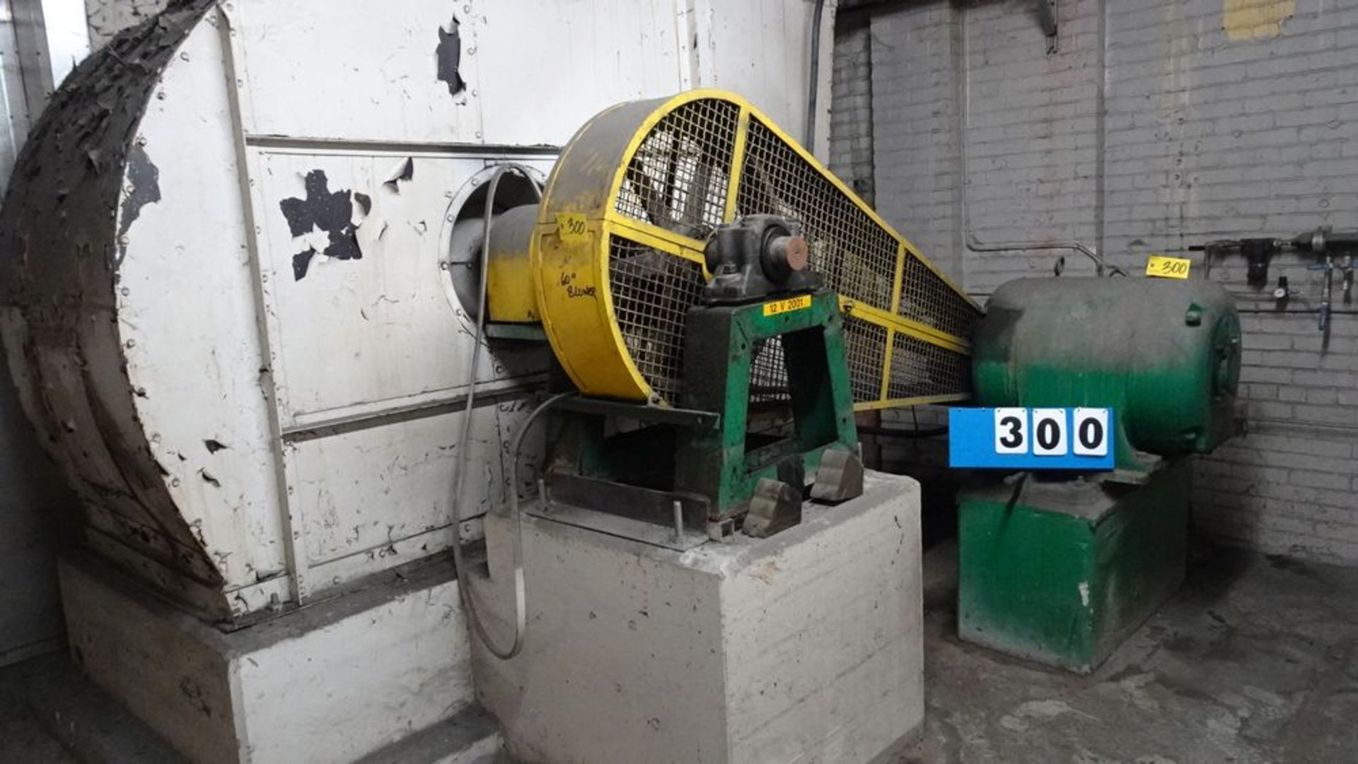 ENGLISH ELECTRIC 50 HP ELECTRIC MOTOR, 860 RPM, C/W 60" BLOWER (RIGGING FEE $399)