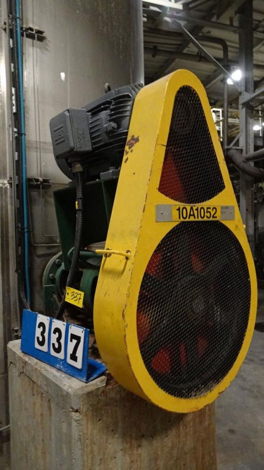 ELECTRIC MOTOR C/W IMPELLER, 30 HP, 1180 RPM 575V/MIXER, LIGHTNIN 2US.30 (RIGGING FEE $1,065) - Image 3 of 4