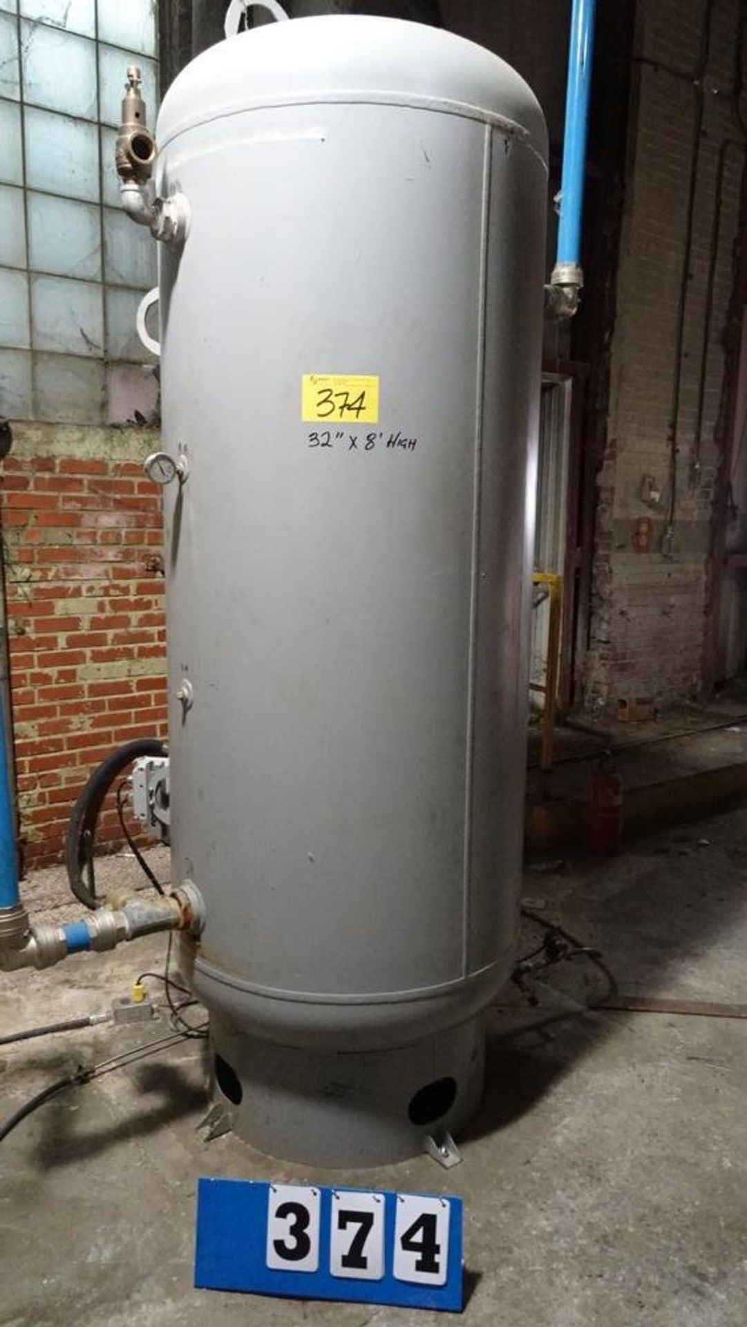 32" X 8' HIGH AIR RECEIVER TANK (RIGGING FEE $315)