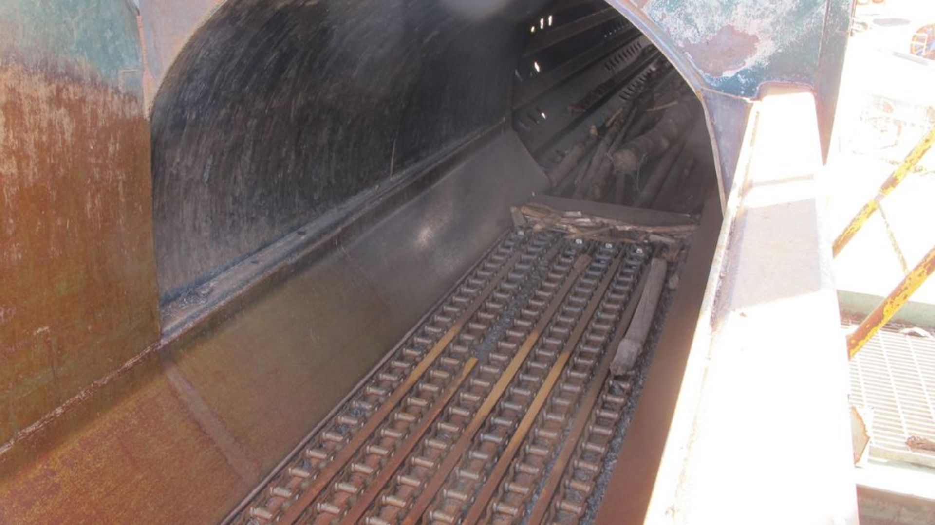 ROTARY SCALING/DEBARKING TUNNEL (APPROX 60L) W/8 - 50 HP MOTORS, 8 TRUCK TIRE AXILS W/4 TRANSPORT - Image 3 of 12