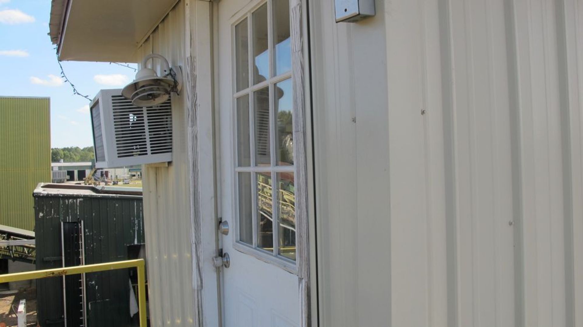 LINE CONTROL TOWER (APPROX 30'T X 16'W X 16'D), W/PC AND OPERATORS CHAIR (INCL ELECTRICAL CABLES, - Image 7 of 7