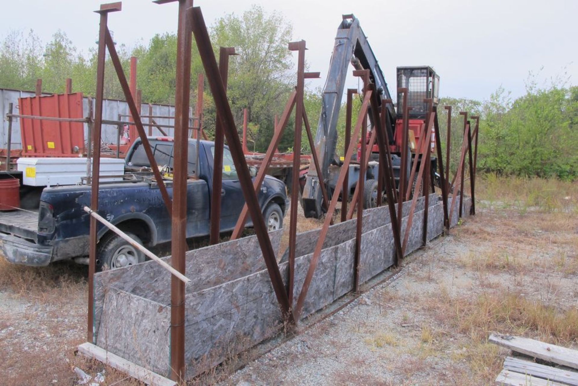 40' STORAGE CONTAINER (W/PART CONTENTS FOR DEBARKING LINE, SHED, PARTS AND STEEL IN AREA AROUND - Image 15 of 15