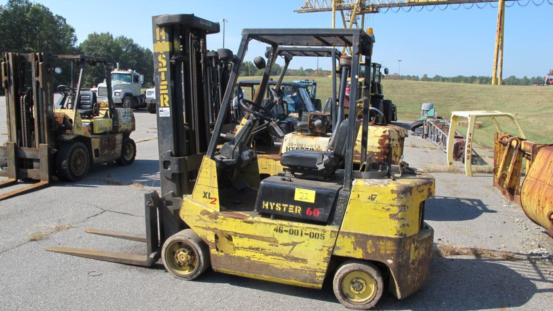 HYSTER H80XL PROPANE FOR TRUCK (NEEDS REPAIR), 5000 LB CAP, 3 STAGE, 170" LIFT, SOLID TIRES, (NO - Image 7 of 7