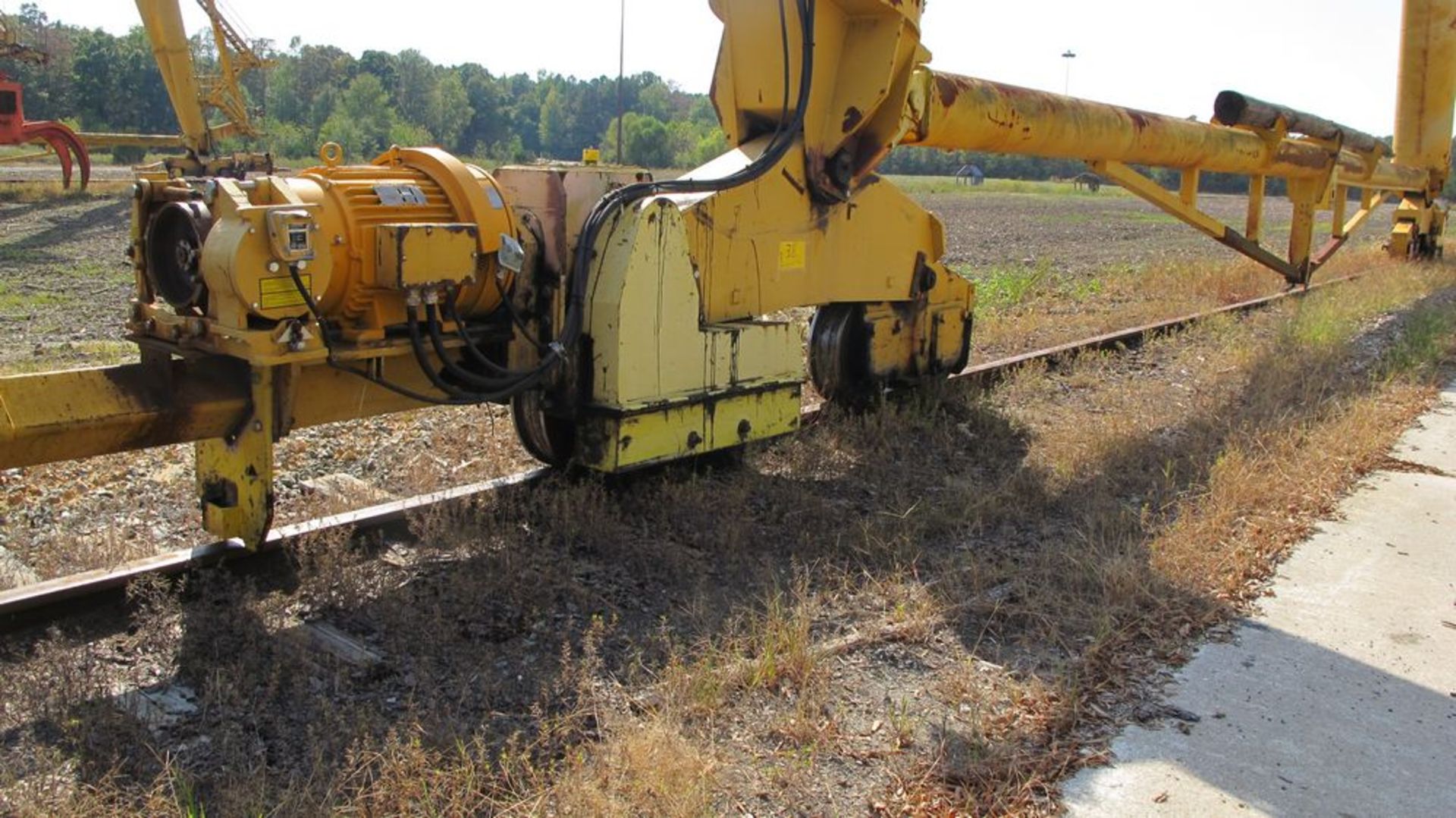 1986 P+h PORTAL CRANE PC-29324, 30 TON CAP, APPROX 200' L RUNWAY, APPROX 100' H, 300 HP MOTOR DRIVE, - Image 10 of 13