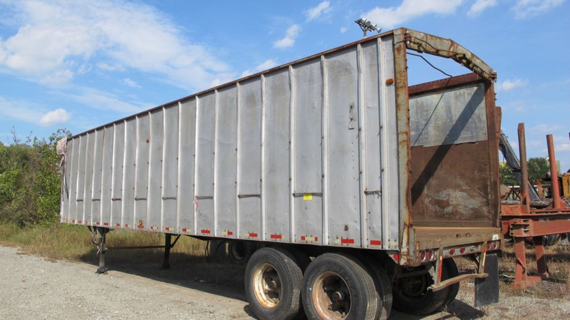 40' LONG OPEN TOP TRAILER (AREA 28 - WEST WOOD YARD)