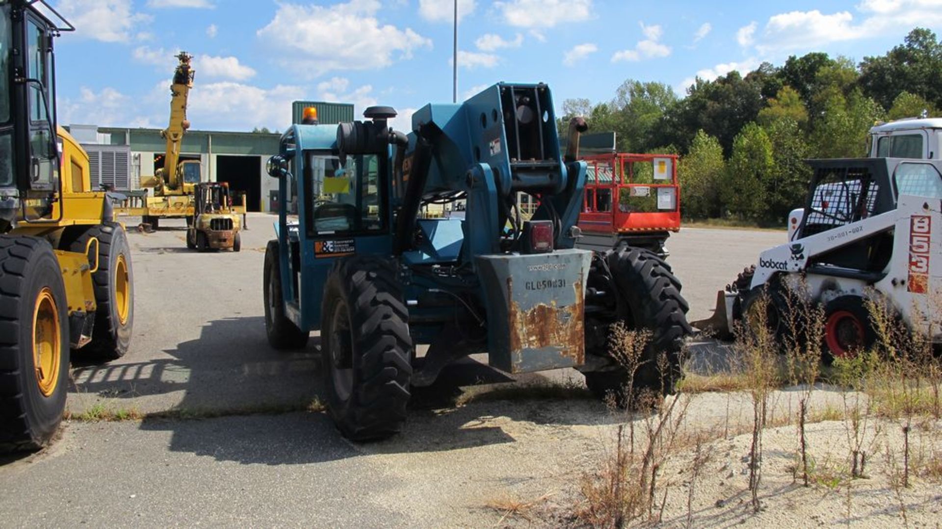 JLG TELESCOPING BOOM MATERIAL HANDLER 53406/9/10/540 (NEEDS REPAIR) (WAREHOUSE 30 - PARKING LOT) - Image 4 of 12