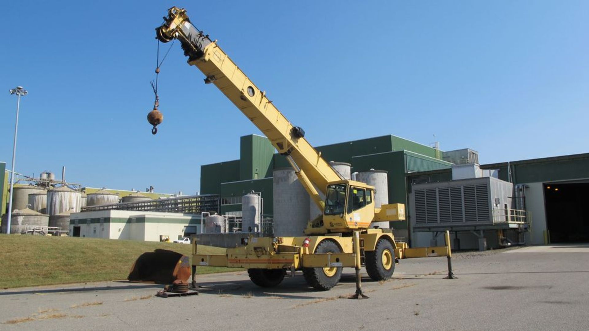 GROVE RT635C, GB 100A 2360 MOBILE CRANE, VIN 1G1B318143E (RUNNING CONDITION), S/N 81323, 70000 LB - Image 2 of 18