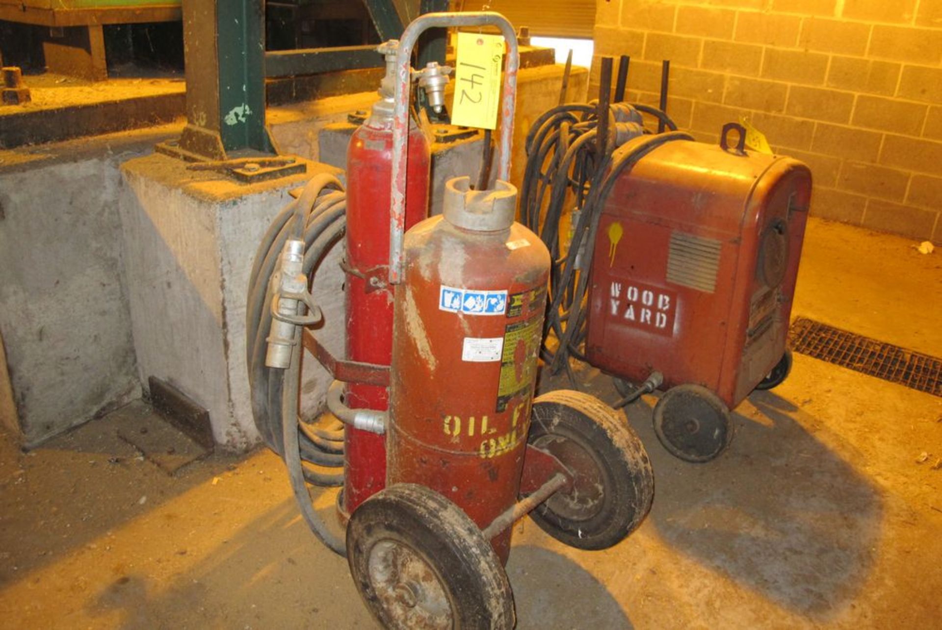 BADGER OIL FIRE PORTABLE TANS AND HOSE (WOOD BLDG 29 - 1ST FLOOR NEAR CHIPPER)