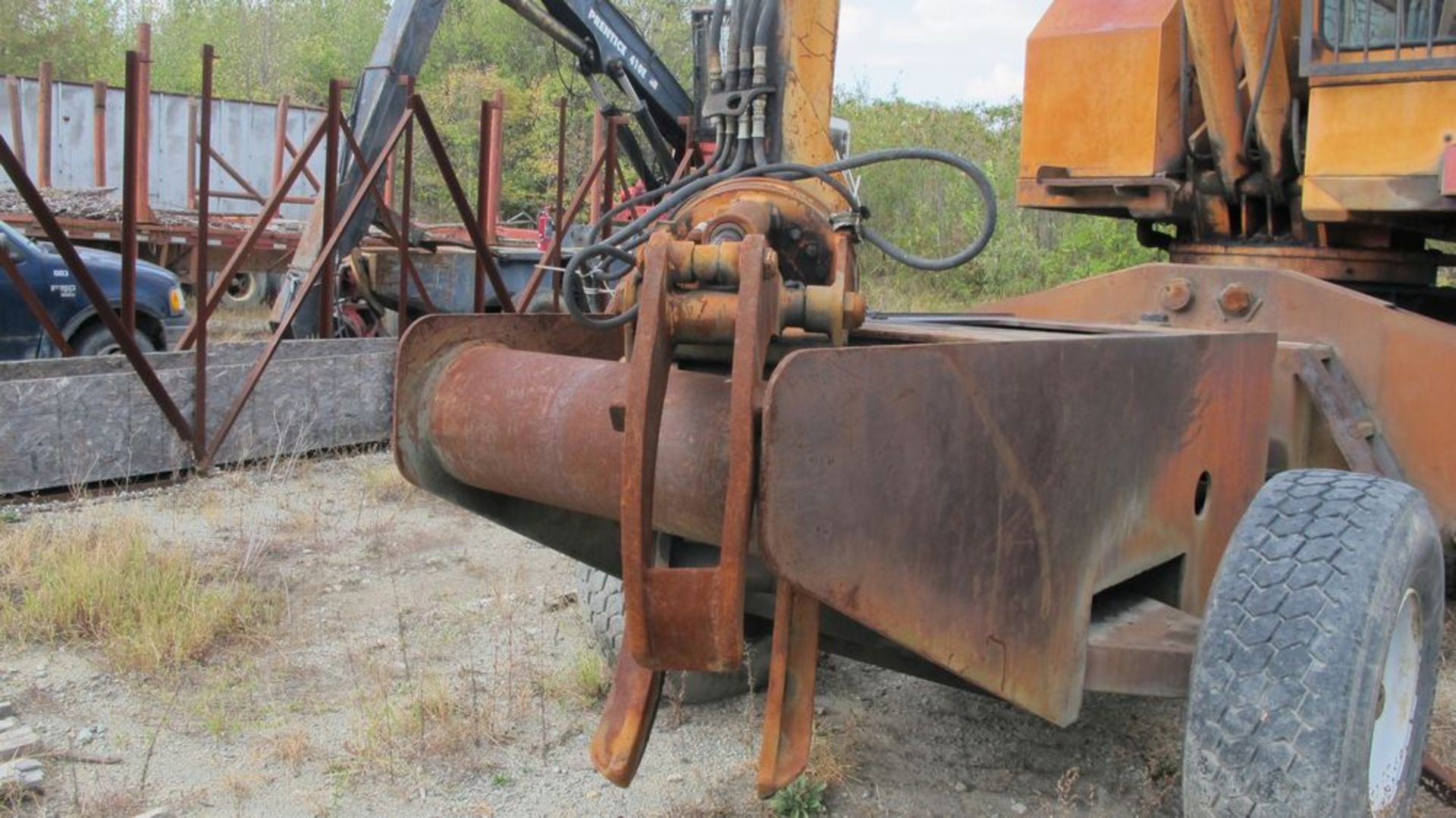 BARKO 350 KNUCKLE BOOM W/GRAPPLE (WEST WOOD YARD) WHITE MACK TRACTOR 1971 DM-607 YARD TRACTOR, VIN - Image 6 of 11