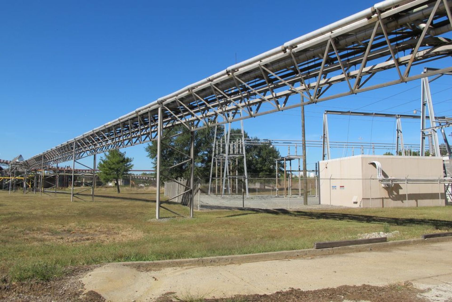 APPROX 380'L WIRE PIPE AND STRUCTURAL FEED TO BUILDING 37, 7 SUPPORT STANDS, LAST 2 TOWERS AT 37 - Image 16 of 16