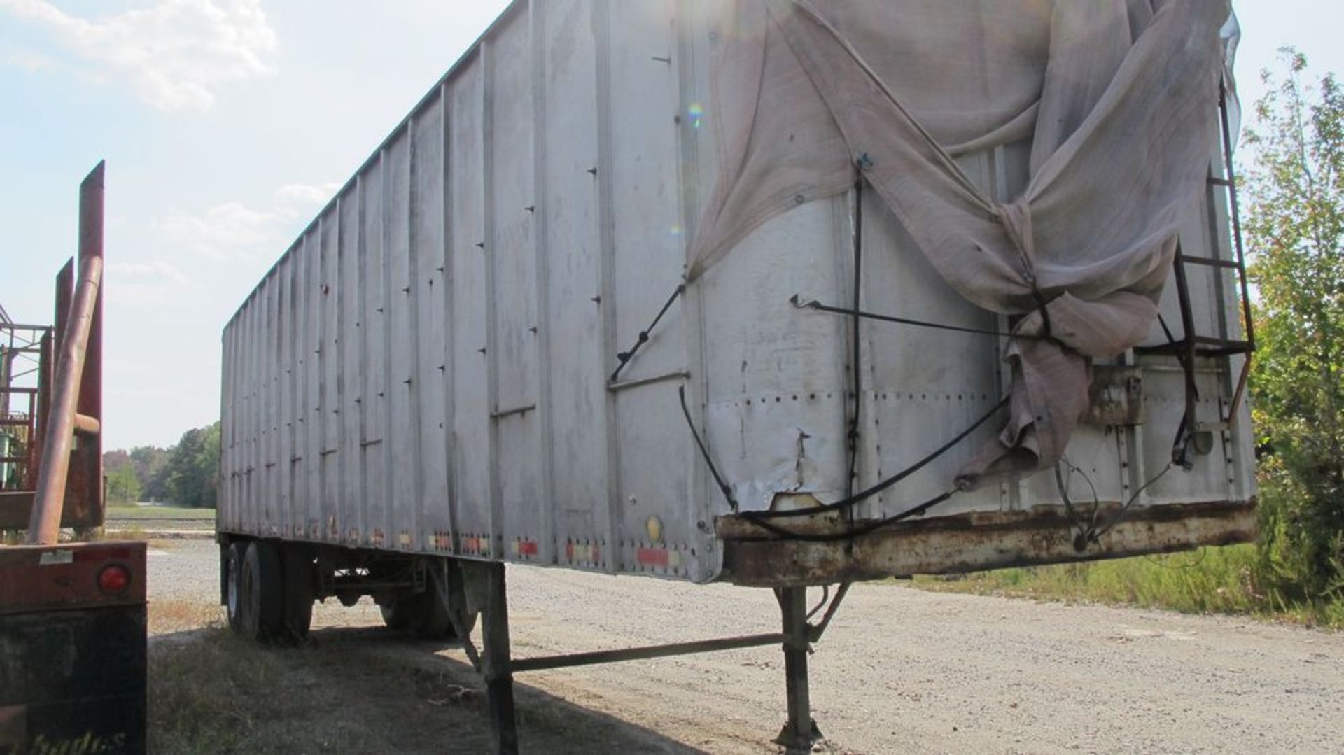 40' LONG OPEN TOP TRAILER (AREA 28 - WEST WOOD YARD) - Image 5 of 6