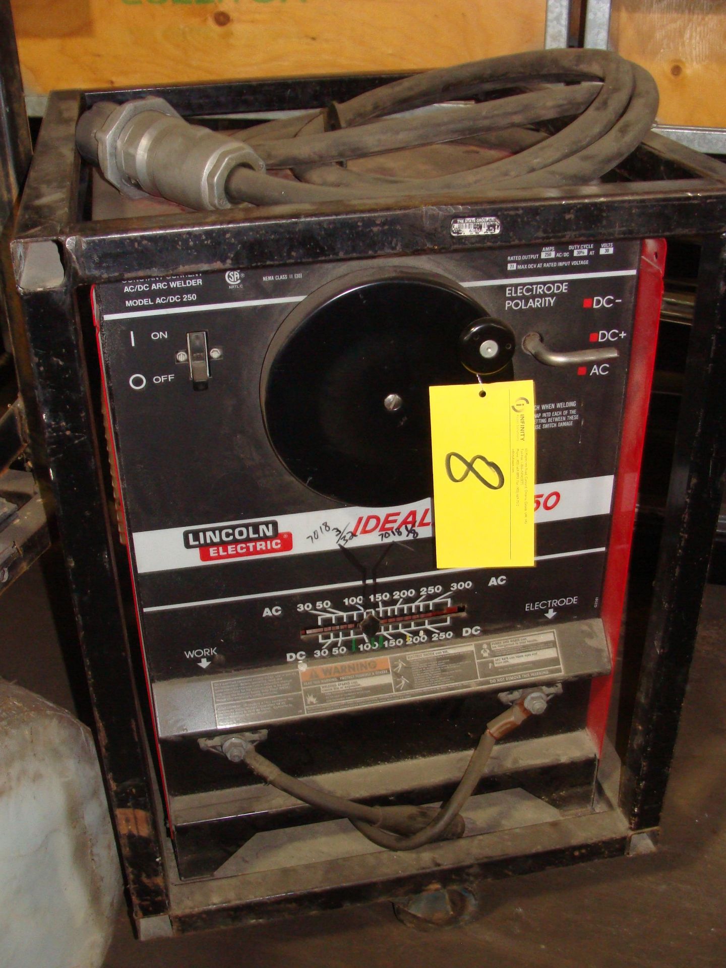 LINCOLN ELECTRIC IDEALARC 250 STICK WELDER