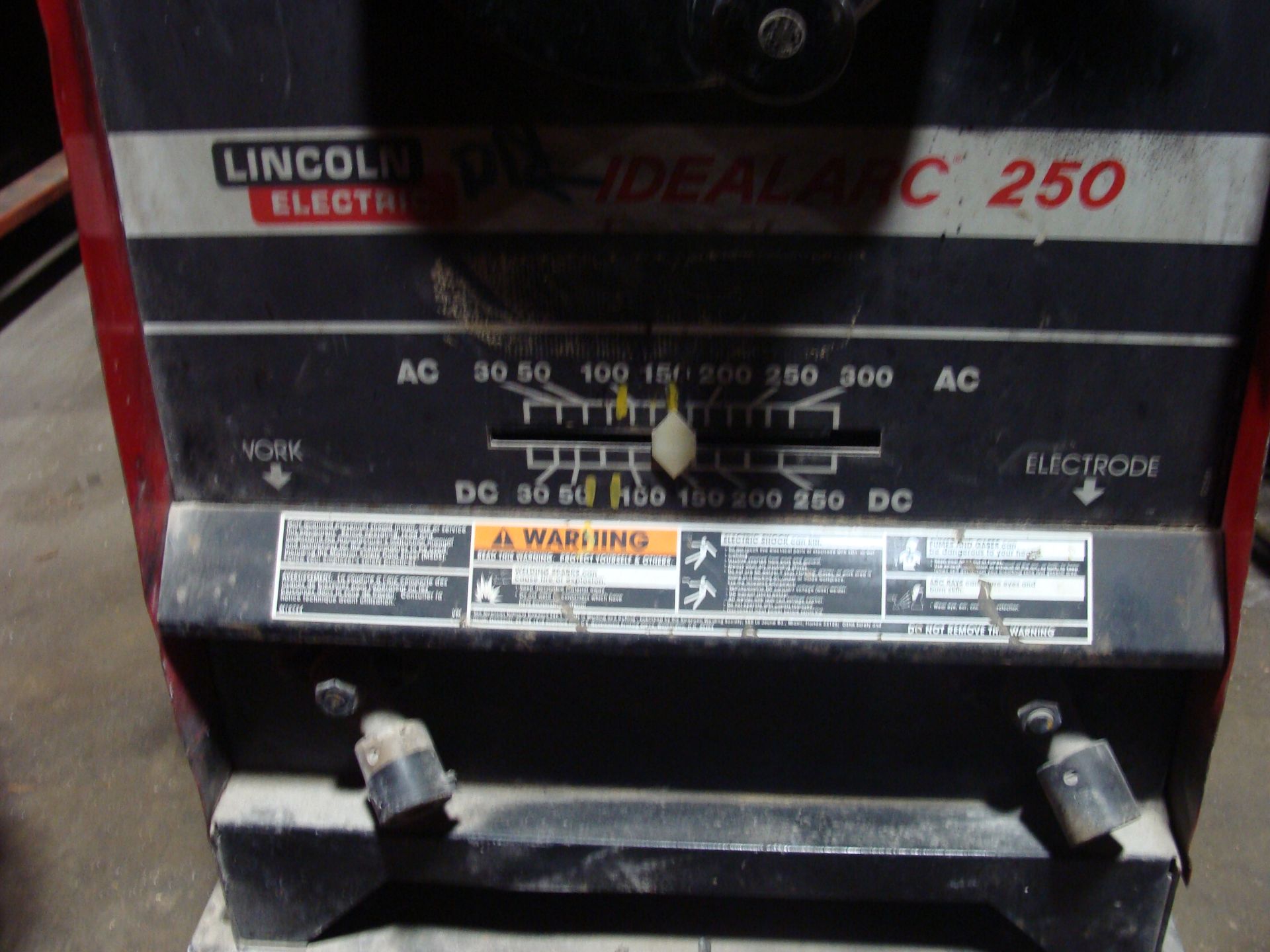 LINCOLN ELECTRIC IDEALARC 250 STICK WELDER - Image 2 of 3