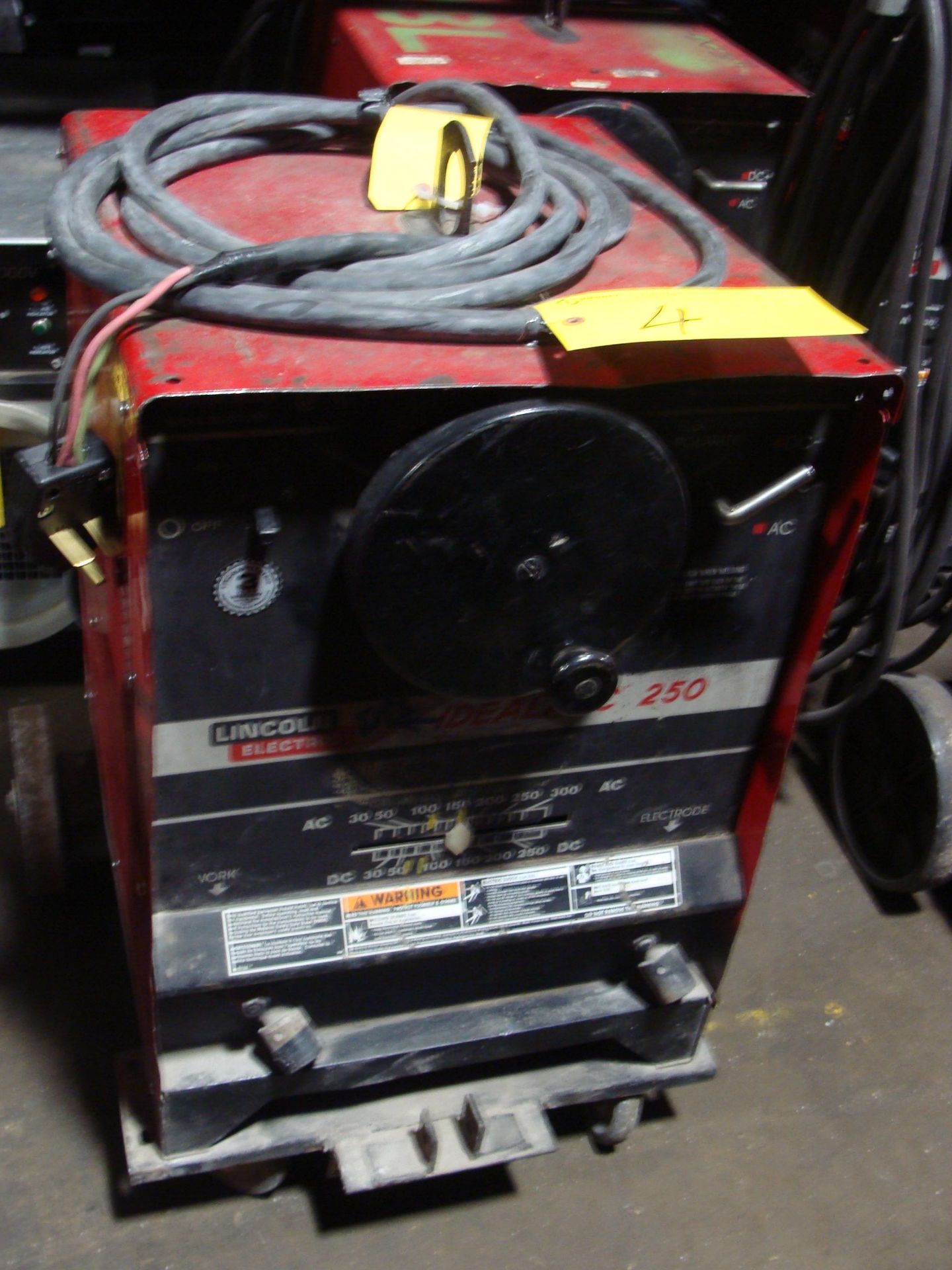 LINCOLN ELECTRIC IDEALARC 250 STICK WELDER