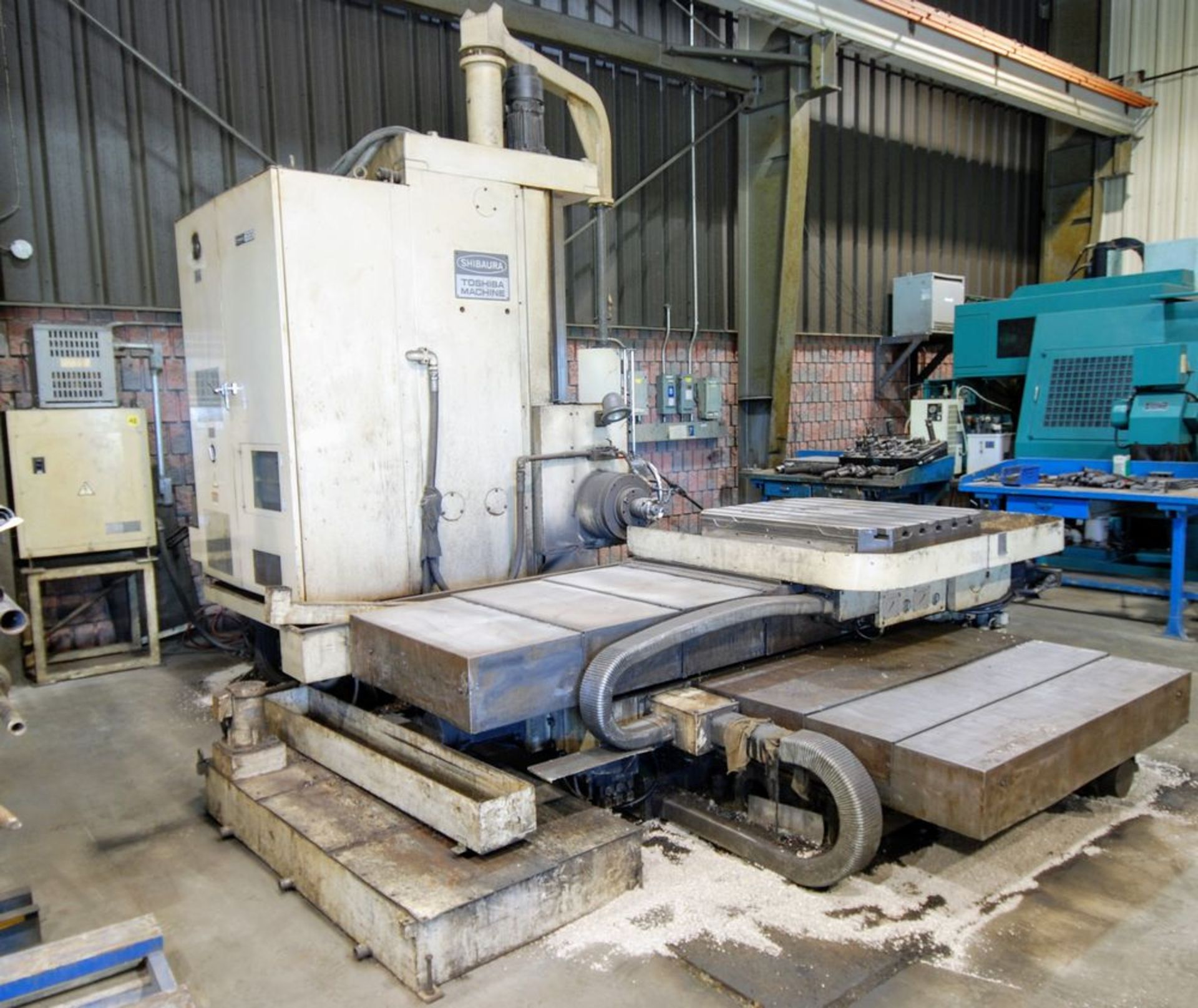 TOSHIBA SHIBAURA BTD-9 Table Type Horizontal Boring Mill, Tosnuc CNC Control, 4” Spindle, 35” x - Image 4 of 11