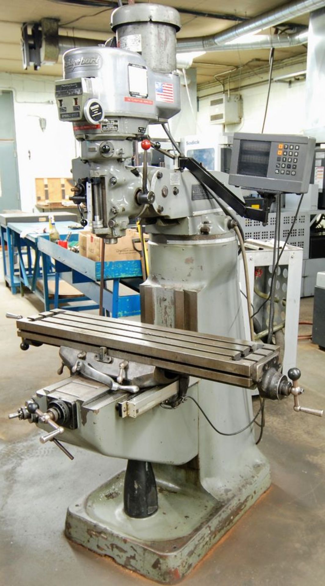 BRIDGEPORT Vertical Milling Machine, 9” x 42” Table, Heidenhain 2-Axis DRO, 2HP, 4,200 RPM - Image 2 of 7