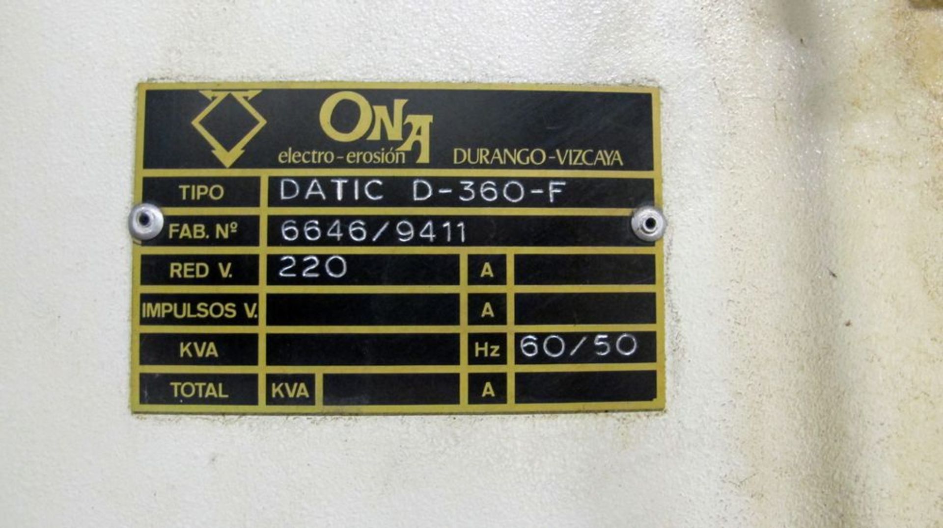 ONA Datic D-360-F Sinker EDM, Datic F60 Control, 16” x 24” Table, s/n 6646/9411 w/ Setup Clamps - Image 10 of 12