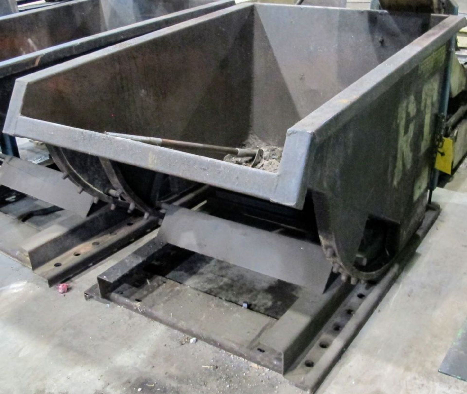 4' SELF DUMPING HOPPER