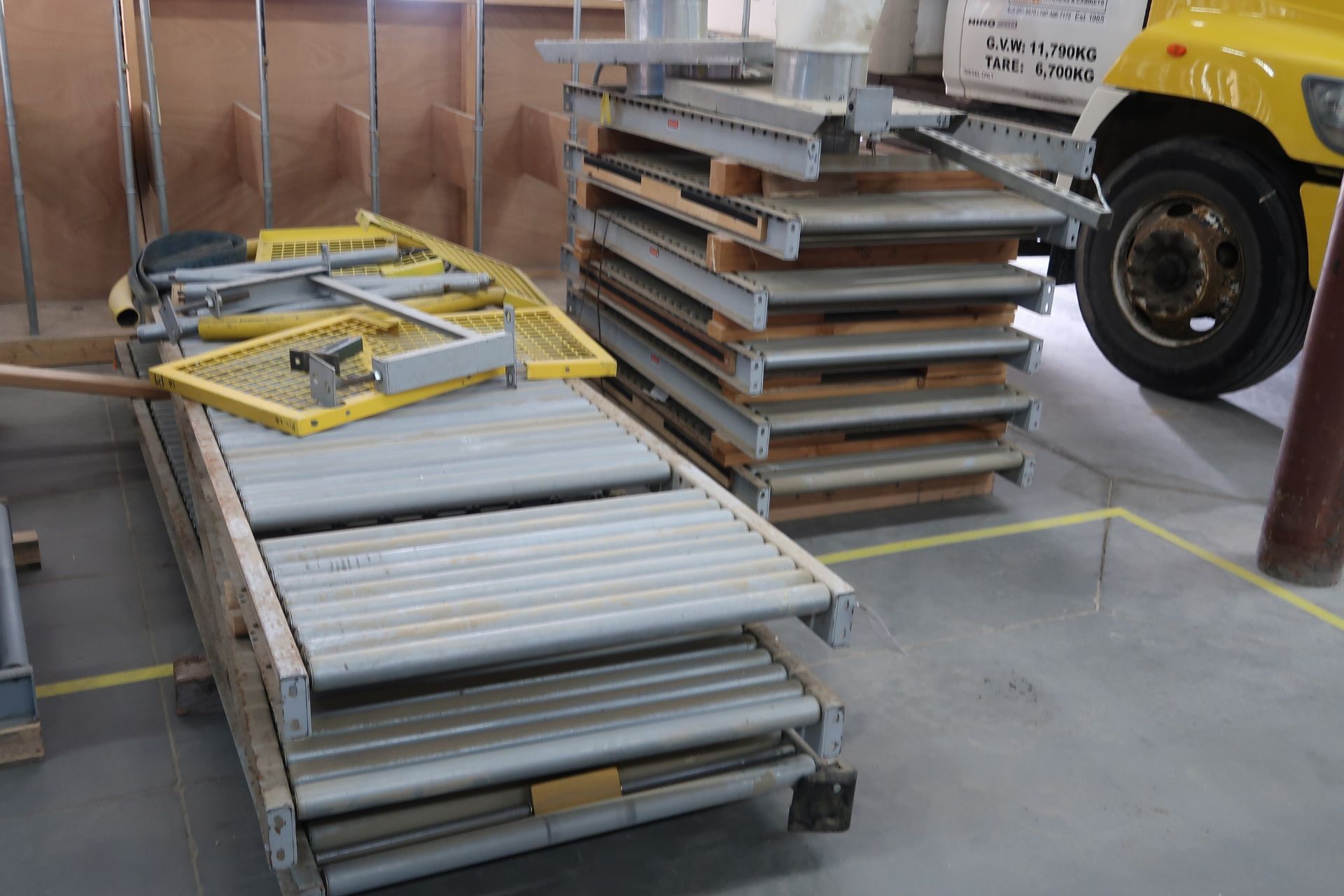 LOT OF METZGAR ROLLER CONVEYOR - Image 2 of 3