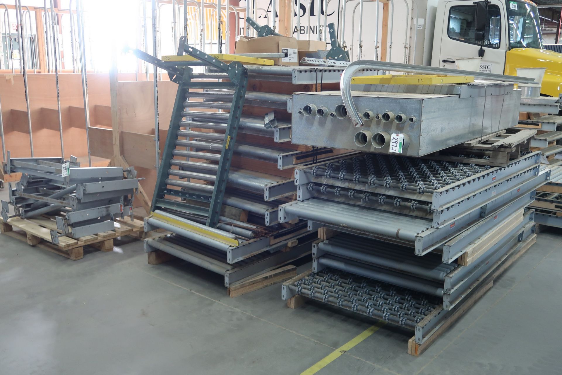 LOT OF METZGAR ROLLER CONVEYOR