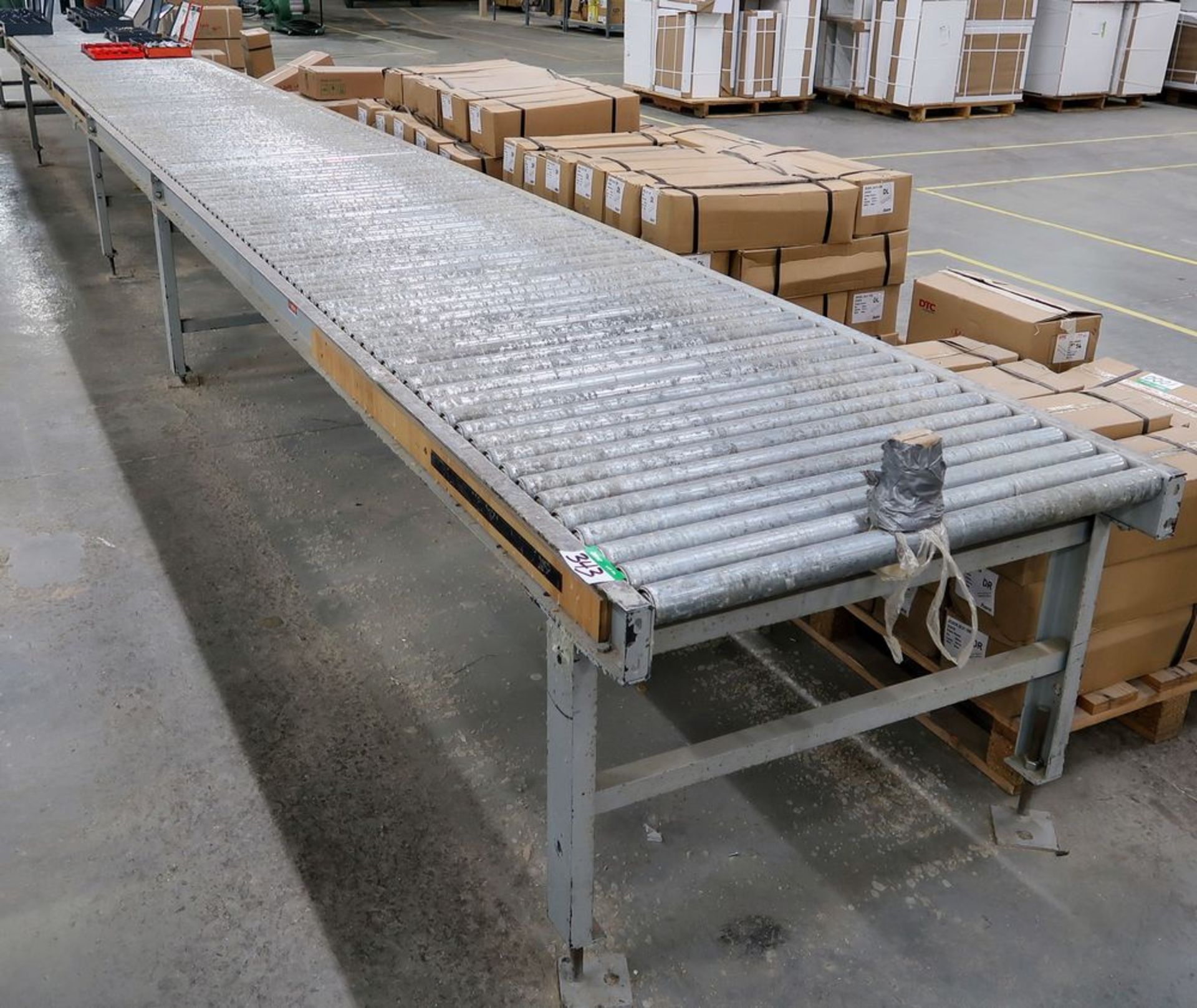 ROLLER CONVEYOR 3' X 40'