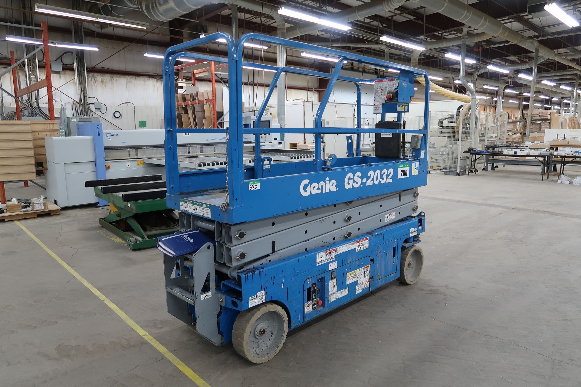 GENIE GS-2032, MANLIFT S/N 653206-80506, 611 HRS., 20' PLATFORM HEIGHT, 32"W, 800LB CAP. - Image 8 of 8