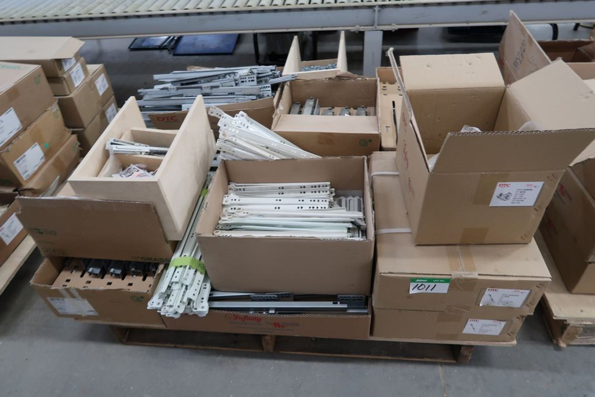 PALLET OF ASST'D DRAWER SLIDES